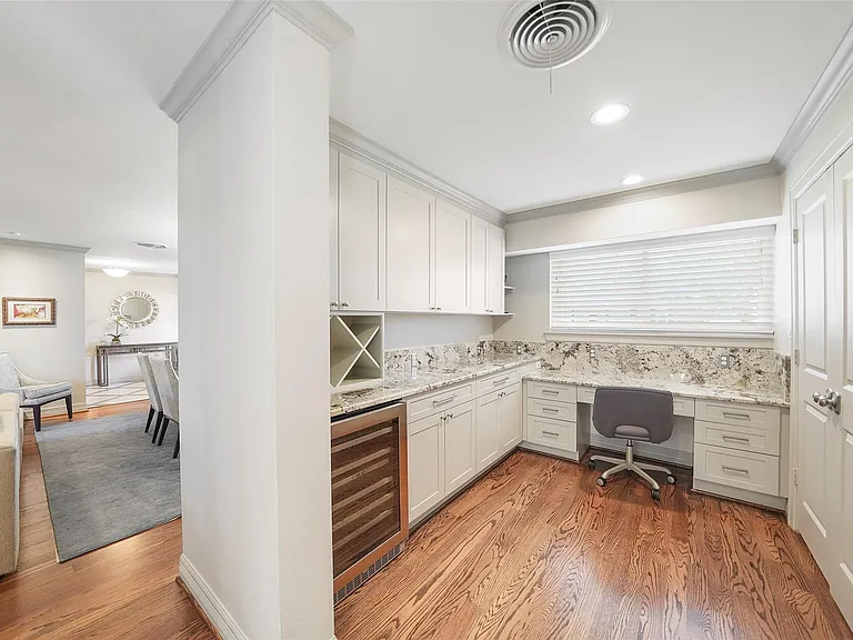 5058 Yarwell Dr — Photo 9