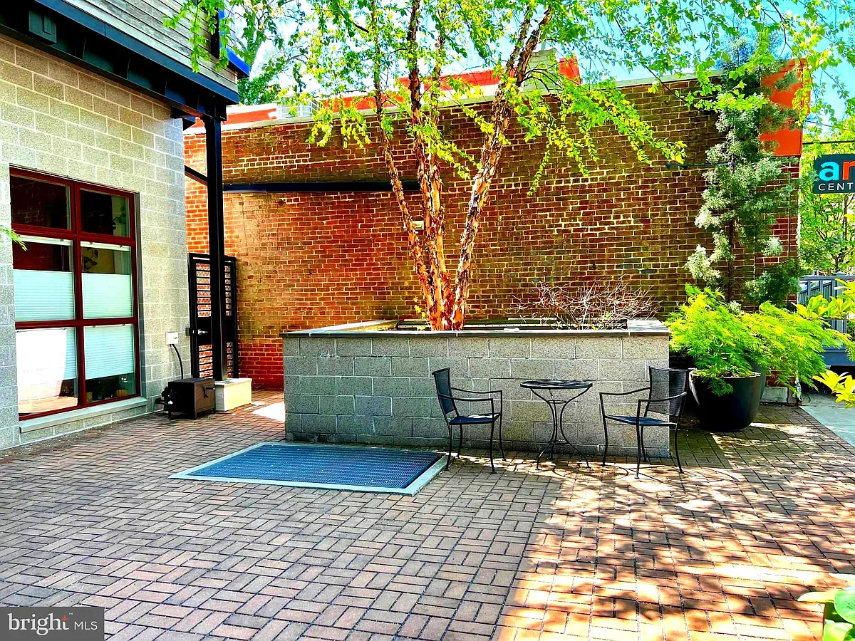 Building Photo - 520 Carpenter Ln #28-1D
