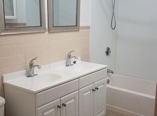 4 Hillside St, Worcester, MA 01610