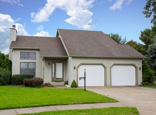 5715 Trippel Dr, Mishawaka, IN 46545