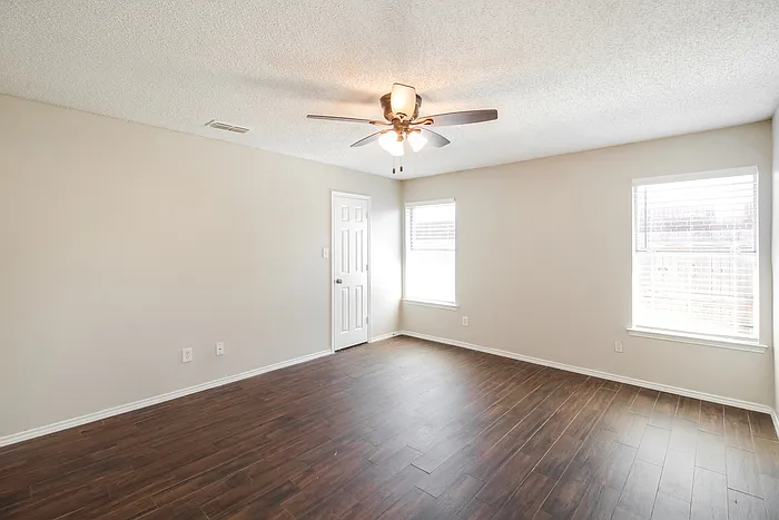 1909 Canyon Ridge St — Photo 8