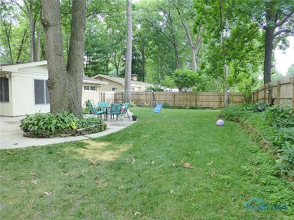 5th image of 2505 Briarwood Ln