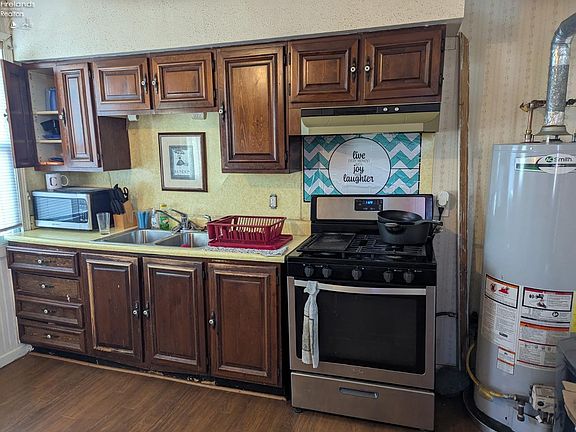 5th image of 408 Erie Ct