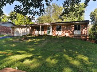 348 Ries Bend Rd, Ballwin, MO 63021