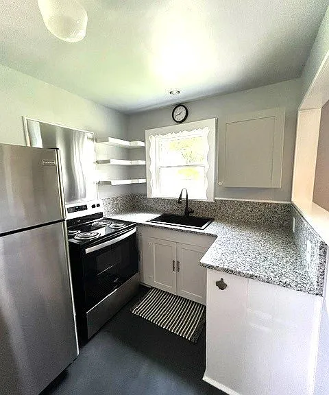 2911 Dobbs Ave — Photo 10