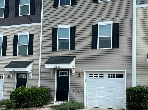 2884 Farzi Cir, Locust Grove, VA 22508