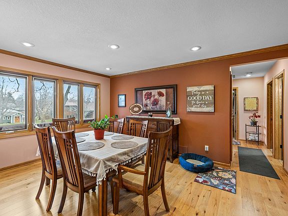 5th image of 1535 Oakwood Dr