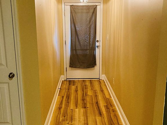 4th image of 418 Lee Road 2170
