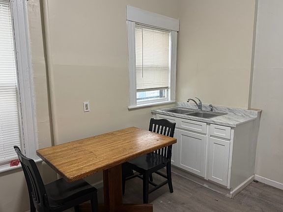 5th image of 1271 Park Ave