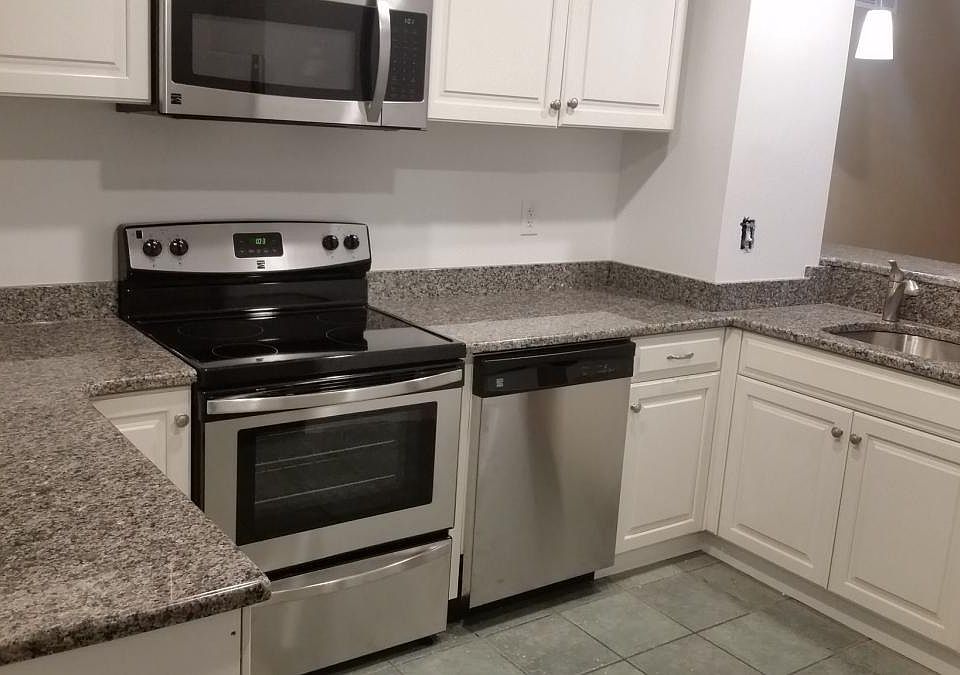 Kitchen - Stainless appliances