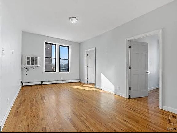 3rd image of 701 Kings Hwy #3