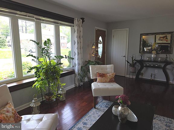 4th image of 13016 Ingleside Dr