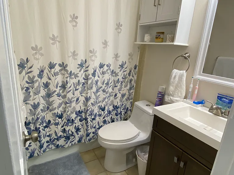 470 E 3rd St #1 — Photo 18