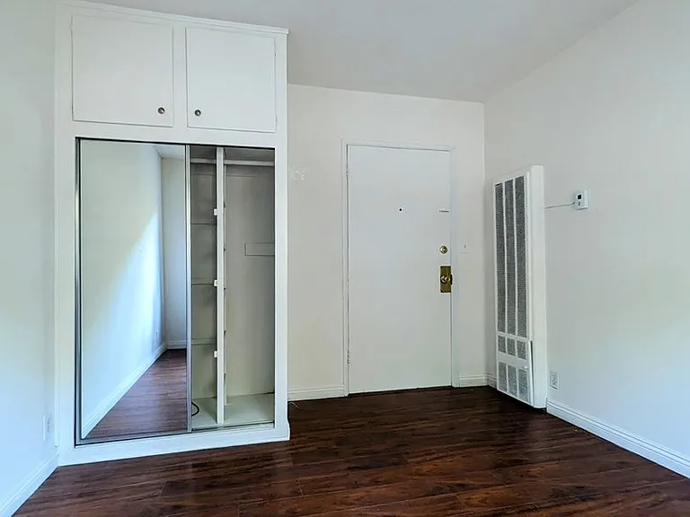 1811 Tamarind Ave — Photo 39