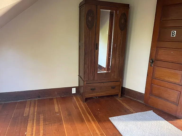 1002 N Ainsworth Ave #B — Photo 13