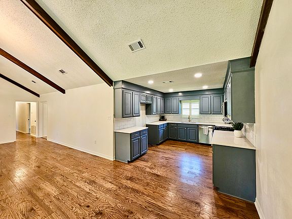 4th image of 113 Sherwood Forest Dr