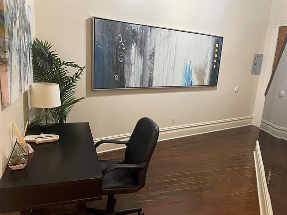 3rd image of 2118 Strand St #209
