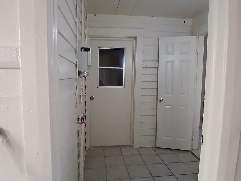 324 N Mathews St #10 — Photo 4