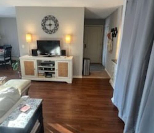 2nd image of 1006 Westbrooke Way APT 1