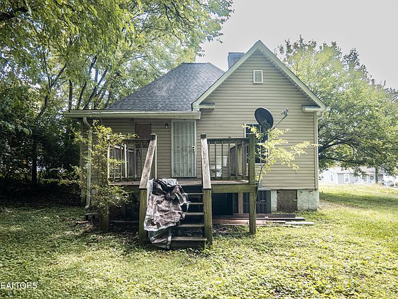 4th image of 1223 Texas Ave