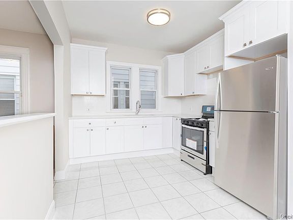 5th image of 1845 Tomlinson Avenue