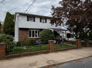 16 Defoe St, Pittston, PA 18640