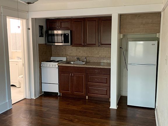 2nd image of 510 E Jackson St #7