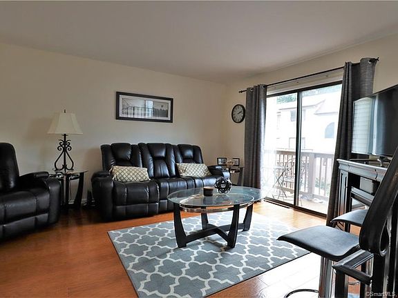 3rd image of 60 Lawn Ave APT 18