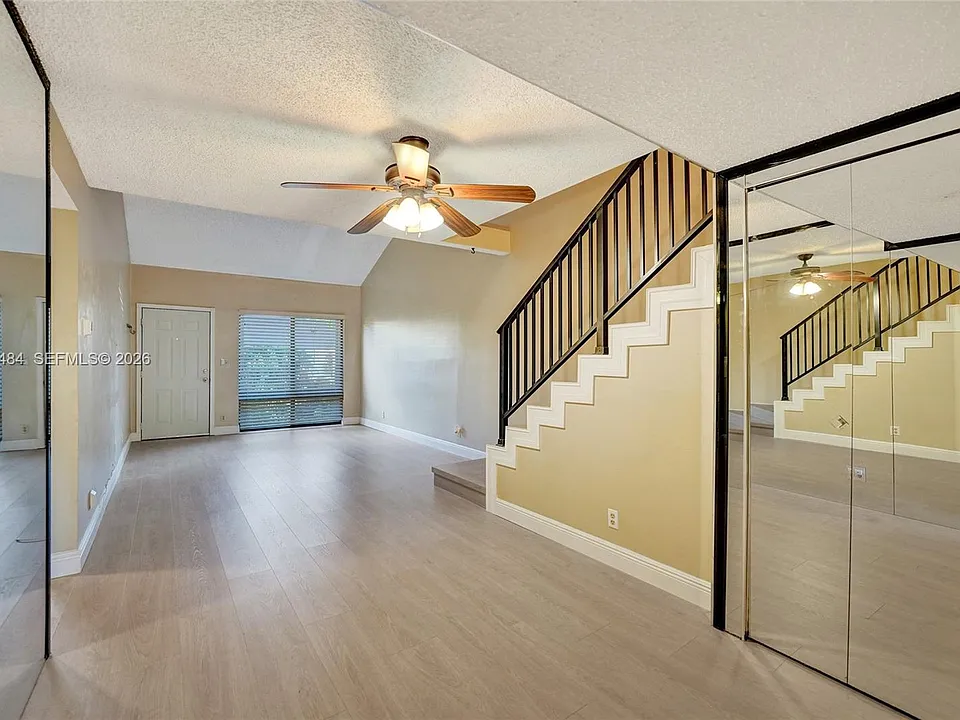 11154 NW 37th St