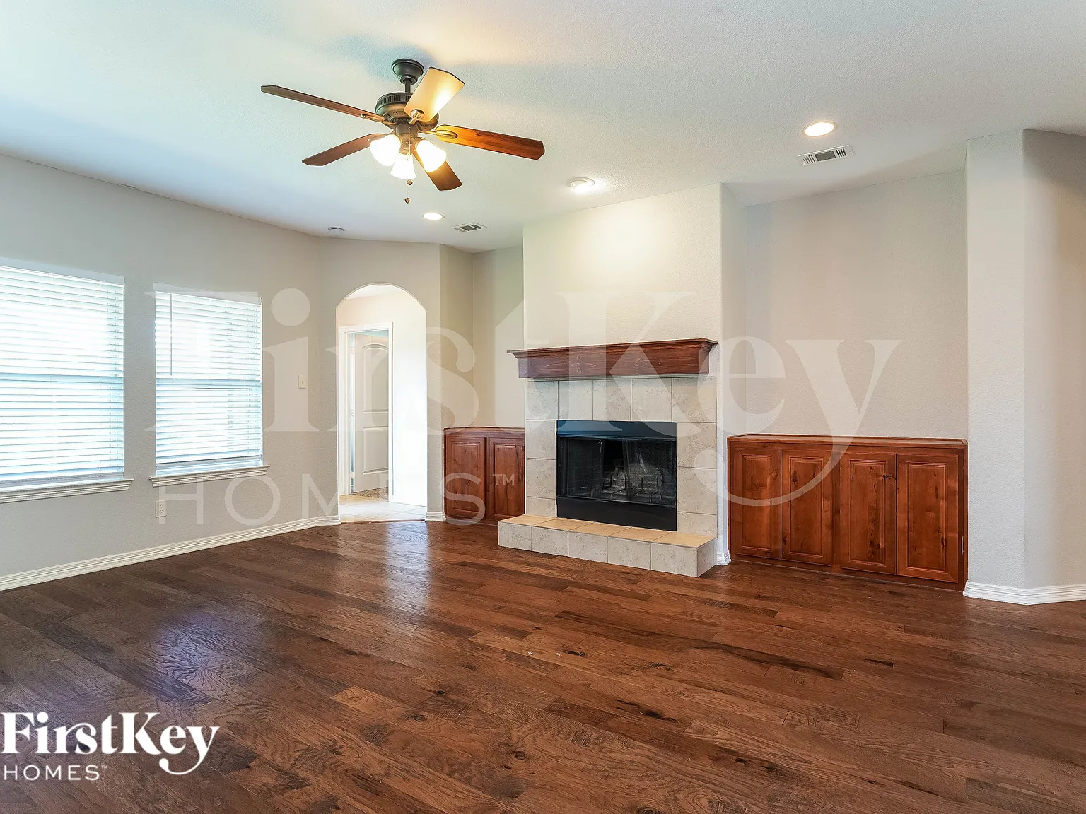 4 bed, 3.0 bath, 2245 sqft, $2,550 — Photo 3