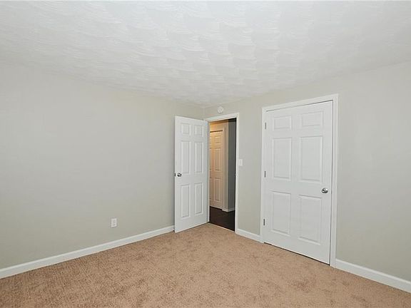 5th image of 2207 N Gable Dr
