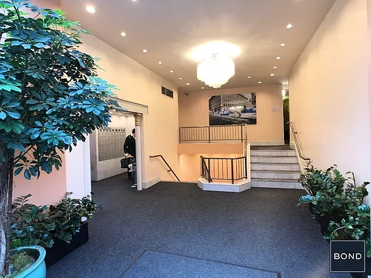 Rented by Bond New York | media 15