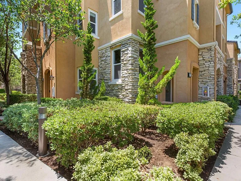 Exterior / Common Area