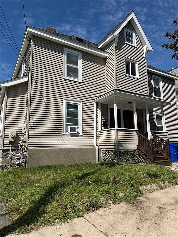 4 bed, 1.0 bath, 1662 sqft, $3,400 — Photo 1