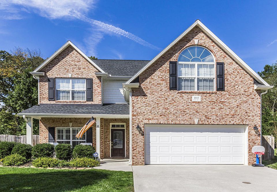 1st image of 1605 Silver Oaks Ln