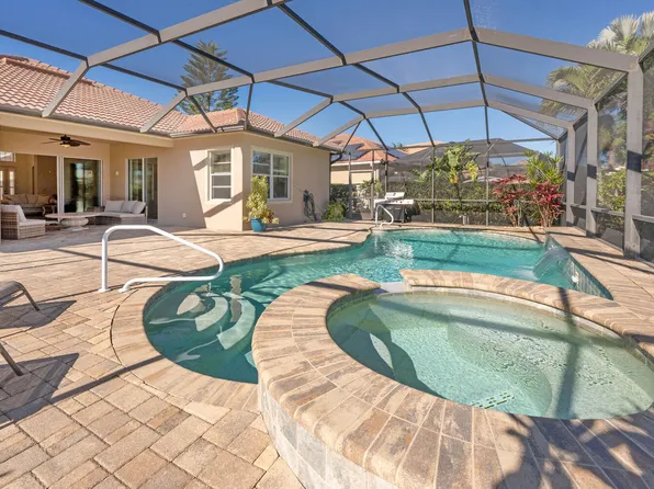 8237 Valiant Dr, Naples, FL 34104