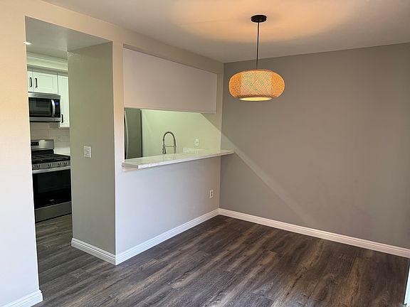4th image of 100 Hurlbut St APT 10