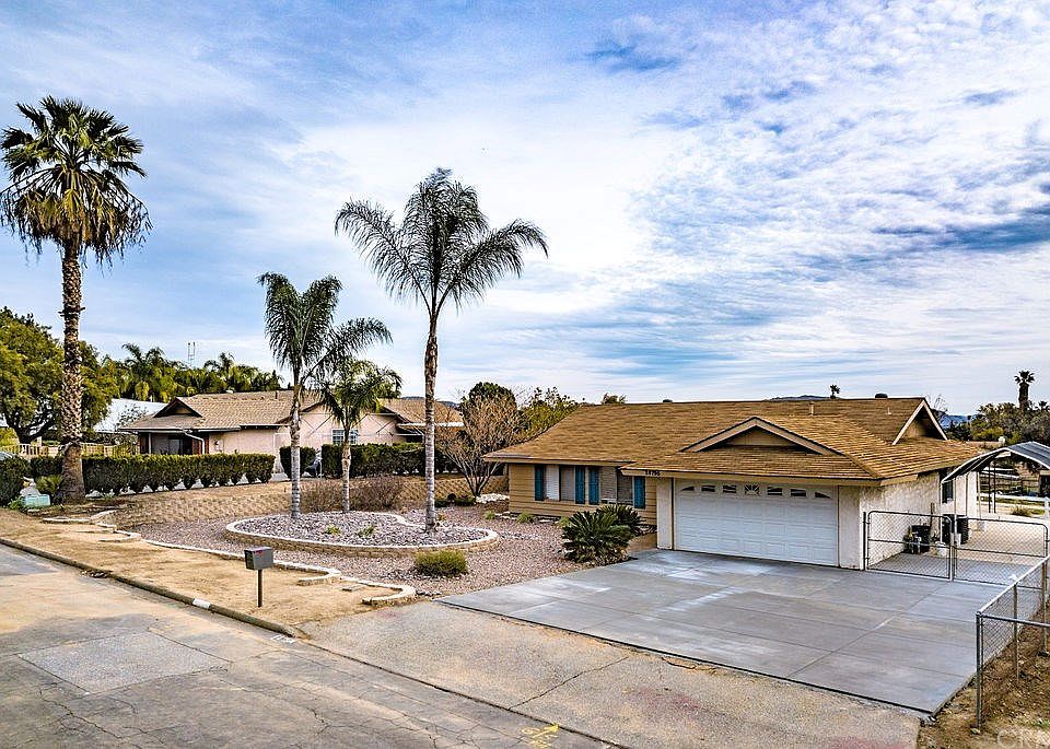 1st image of 24795 Kalmia St