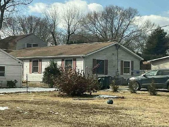 2nd image of 4 Farm Ln