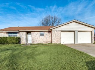 900 Skelly St, Crowley, TX 76036