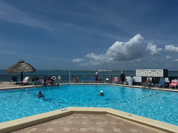 5702 La Puerta Del Sol Blvd S APT 243, Saint Petersburg, FL 33715