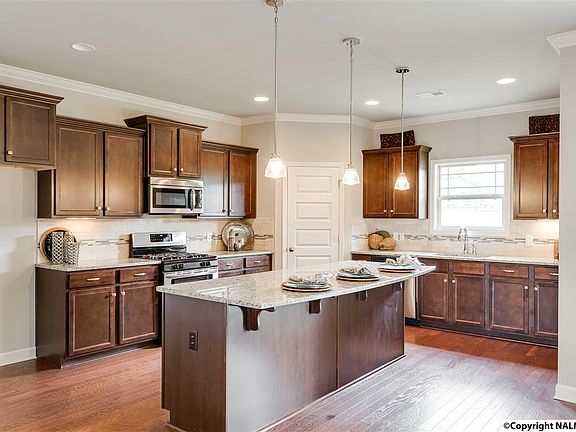 5th image of 108 Hollybrook Dr