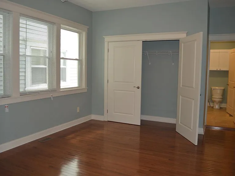 2625 Broadway St — Photo 6