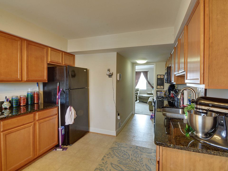 1st image of 3524 Castle Hill Dr