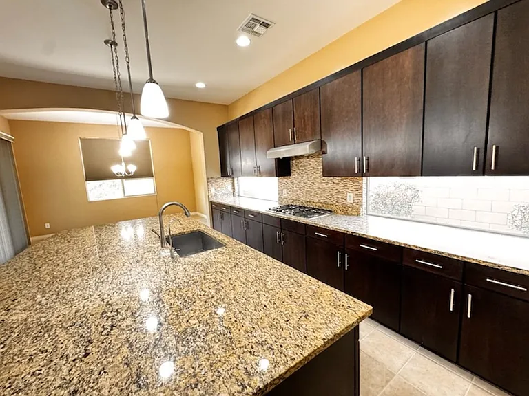 268 E Powell Way — Photo 25