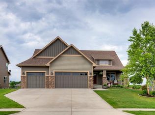 4822 155th St, Urbandale, IA 50323