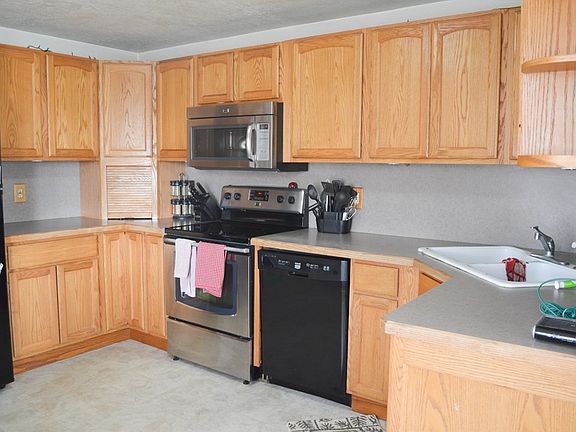 5th image of 1180 Susanne Ave