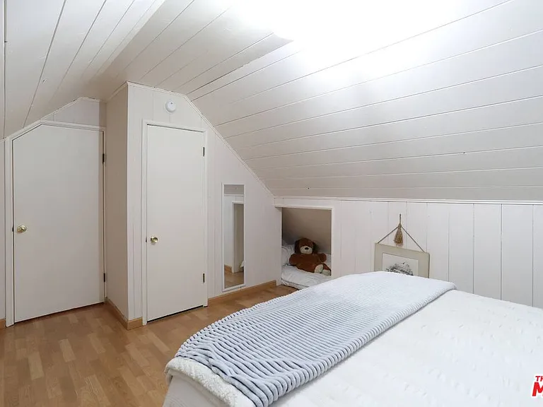 52521 Pine Ridge Rd — Photo 35