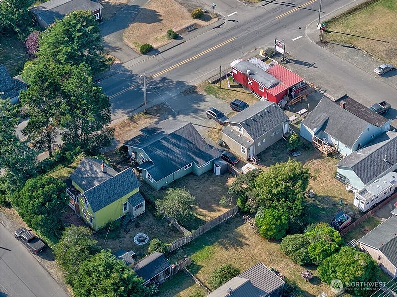 3rd image of 4506 Pacific Way
