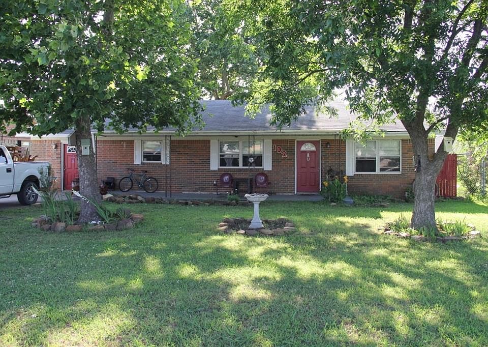 1st image of 102 Wade Dr